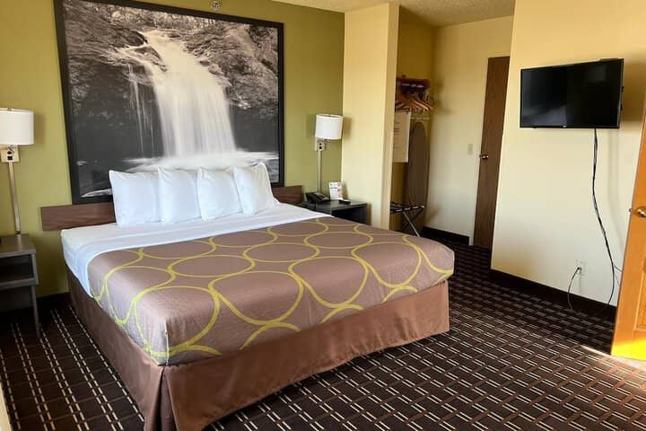 Room 9 of 44